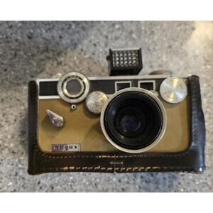 Vintage Argus C3 35mm Rangefinder Camera The Brick with flash and case!